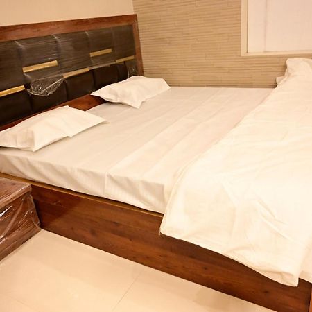 Sri Ram Lalla International Hotel Ayodhya Buitenkant foto