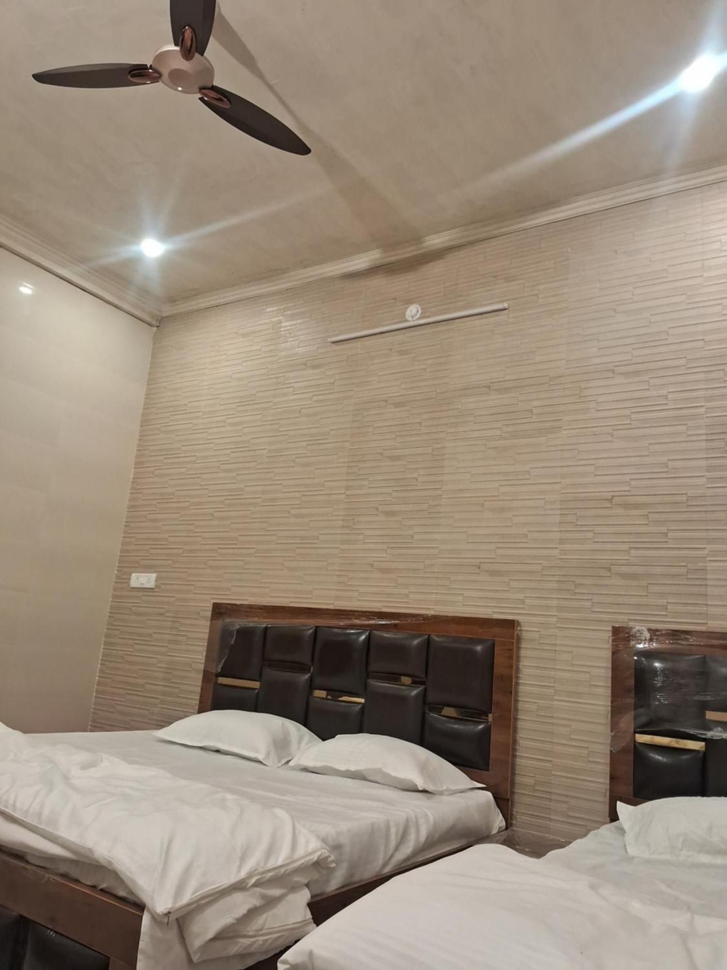 Sri Ram Lalla International Hotel Ayodhya Buitenkant foto